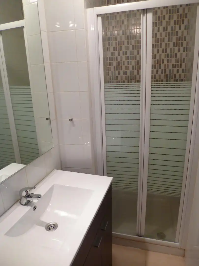 Bany de Apartament de lloguer en Granada amb Calefacció i Moblat