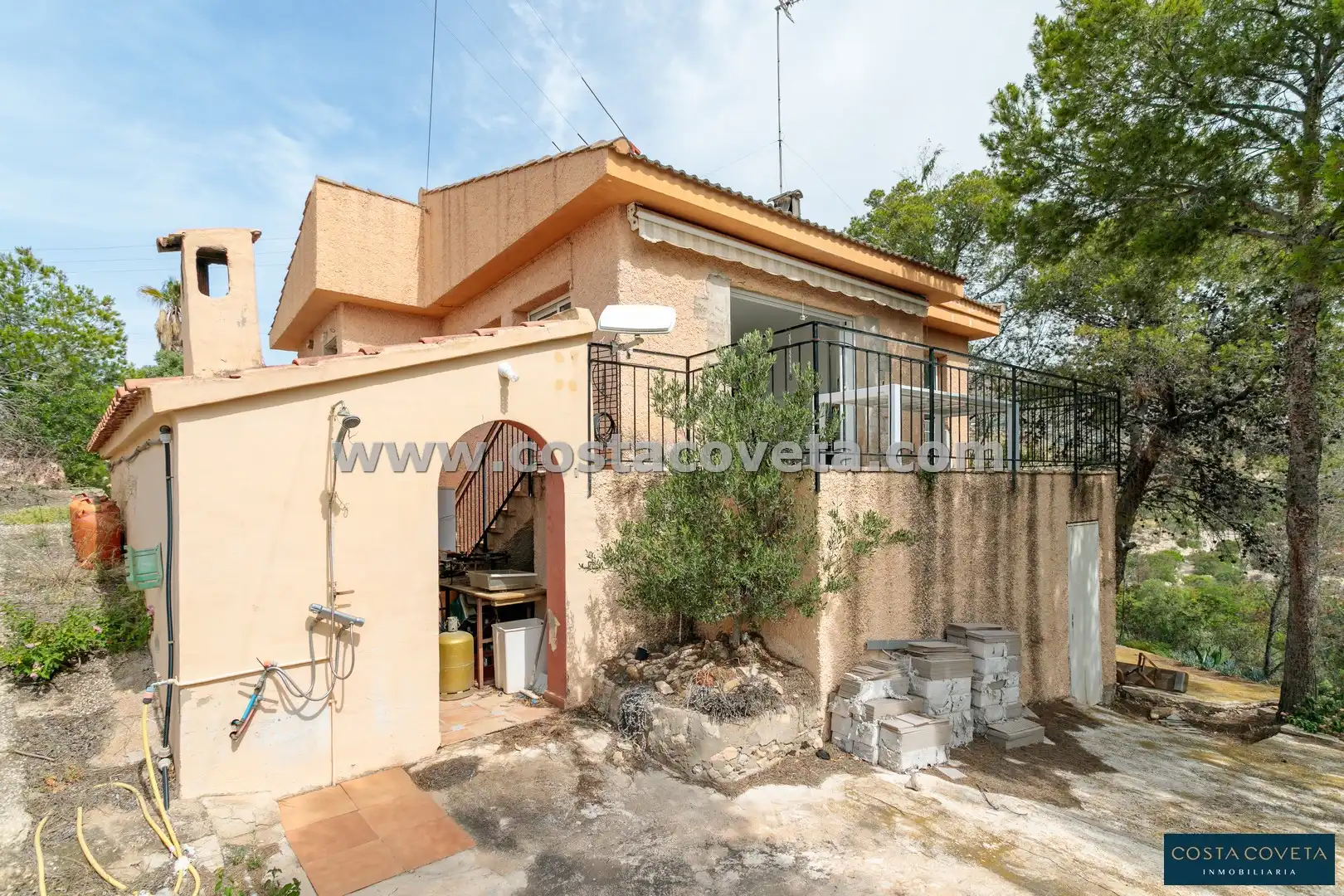 Außenansicht von Haus oder Chalet zum Verkauf in El Campello mit Klimaanlage, Privatgarten und Terrasse