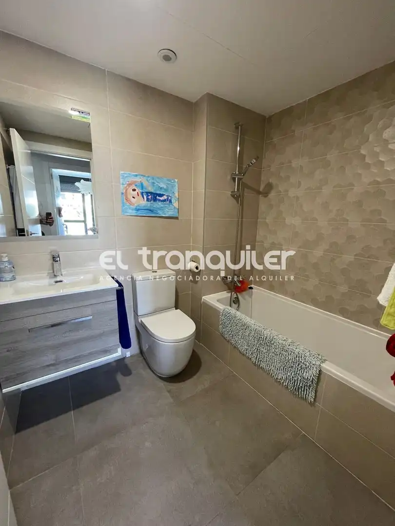 Badezimmer von Wohnung zur Miete in Las Rozas de Madrid mit Klimaanlage, Terrasse und Schwimmbad