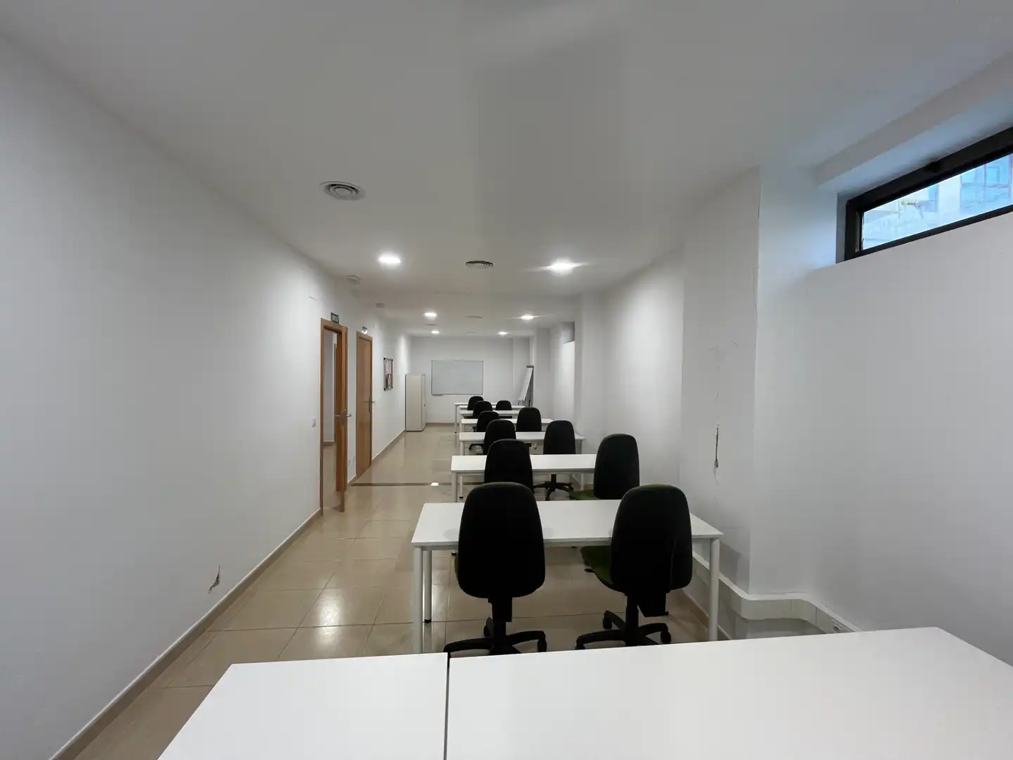 Local de alquiler en Girona con Aire acondicionado, Calefacción y Alarma