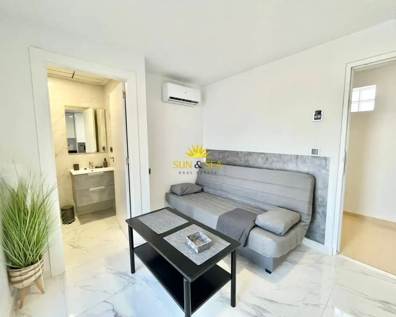 Living room of Flat for rent in Torrevieja  with Air Conditioner, Heating and Furnished
