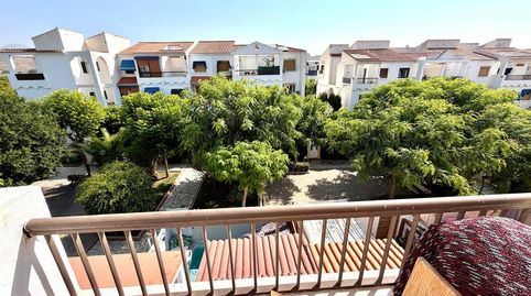 Bungalow en Campello con Patio Privado, Piscina y Garaje