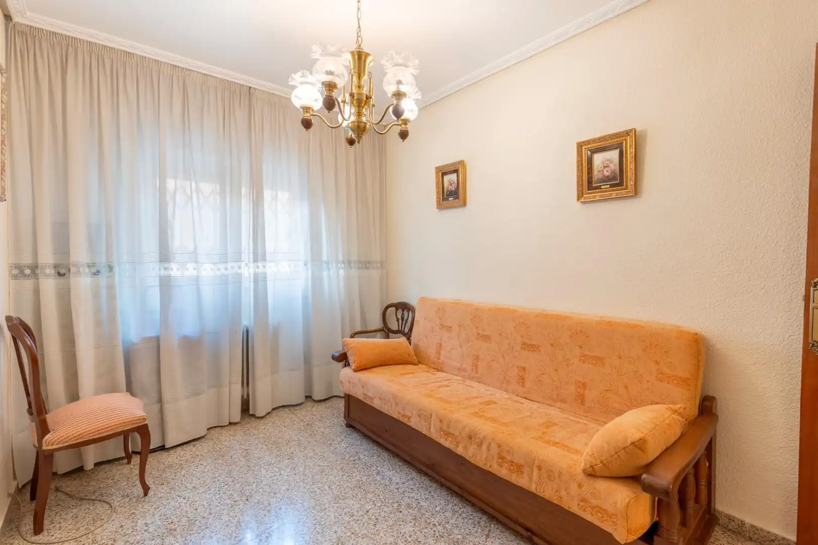 Sala de estar de Piso en venta en Granada con Balcón