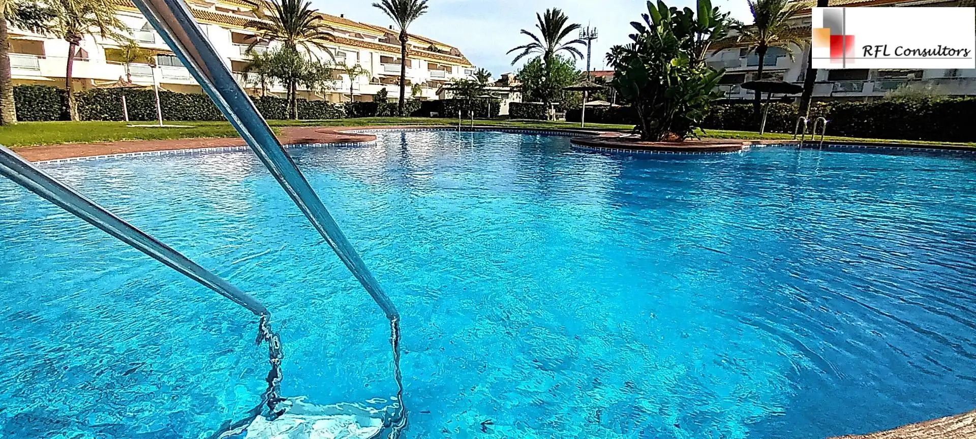 Schwimmbecken von Erdgeschoss zur Miete in Torreblanca mit Privatgarten, Terrasse und Möbliert