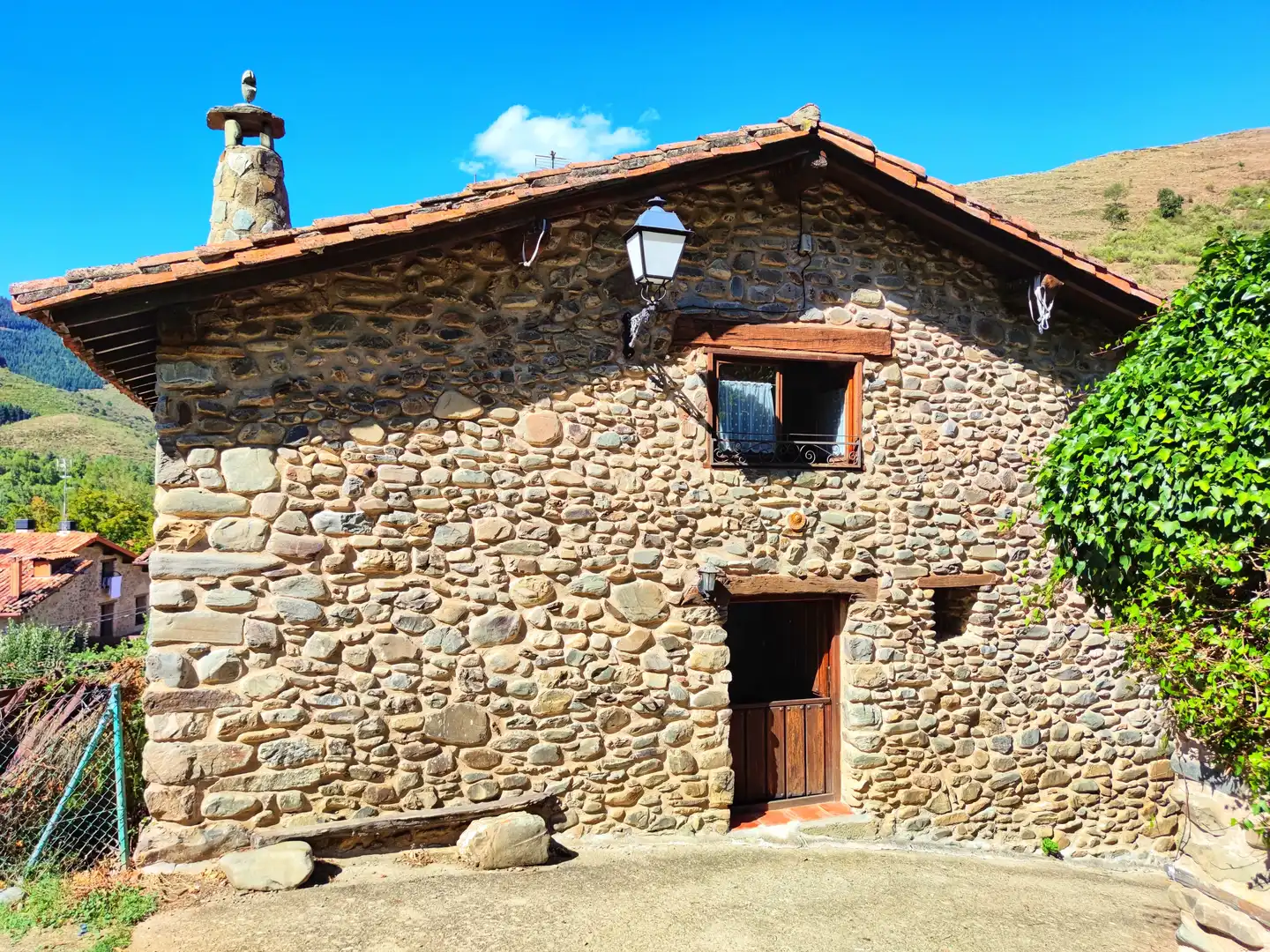 Vista exterior de Casa o xalet en venda en Ezcaray amb Calefacció, Jardí privat i Moblat