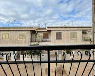 Vista exterior de Casa o xalet en venda en San Pedro del Pinatar amb Terrassa i Balcó