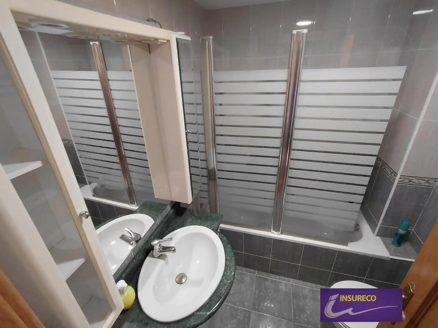 Badezimmer von Wohnung zur Miete in León Capital  mit Heizung, Terrasse und Abstellraum