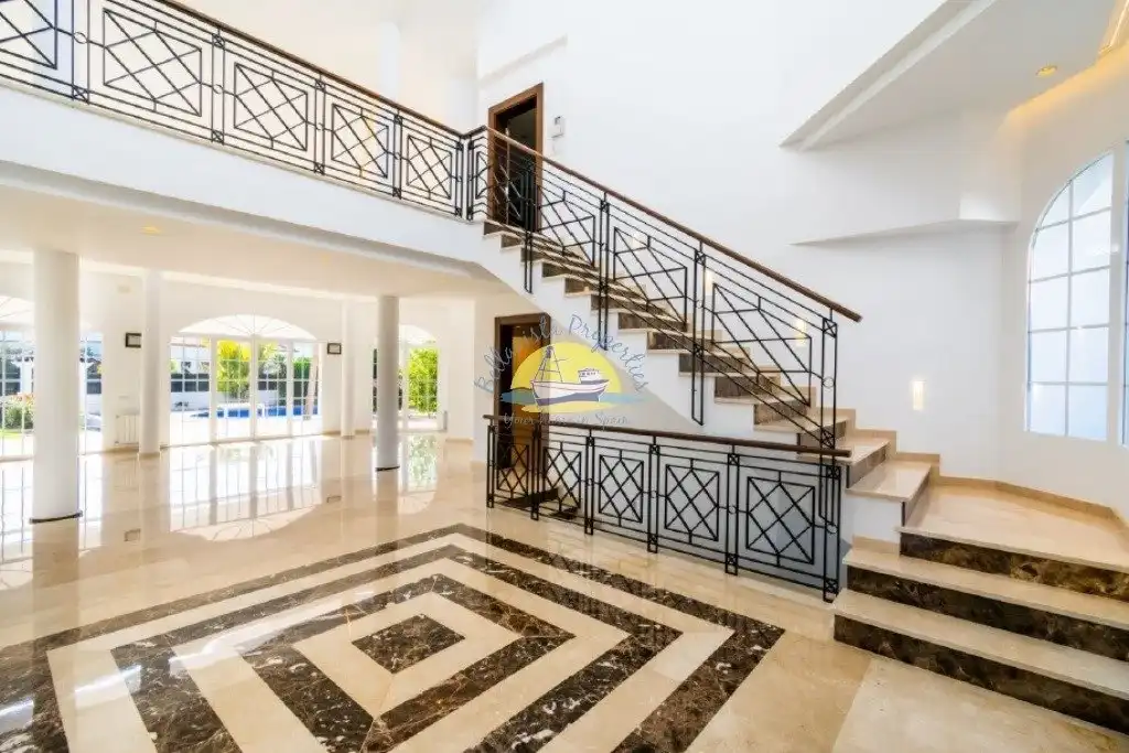 Casa o chalet en venta en L'Alfàs del Pi con Aire acondicionado, Jardín privado y Terraza
