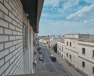 Vista exterior de Pis en venda en Jerez de la Frontera amb Aire condicionat, Terrassa i Balcó