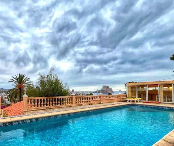 Casa-chalet en Venta en Maryvilla