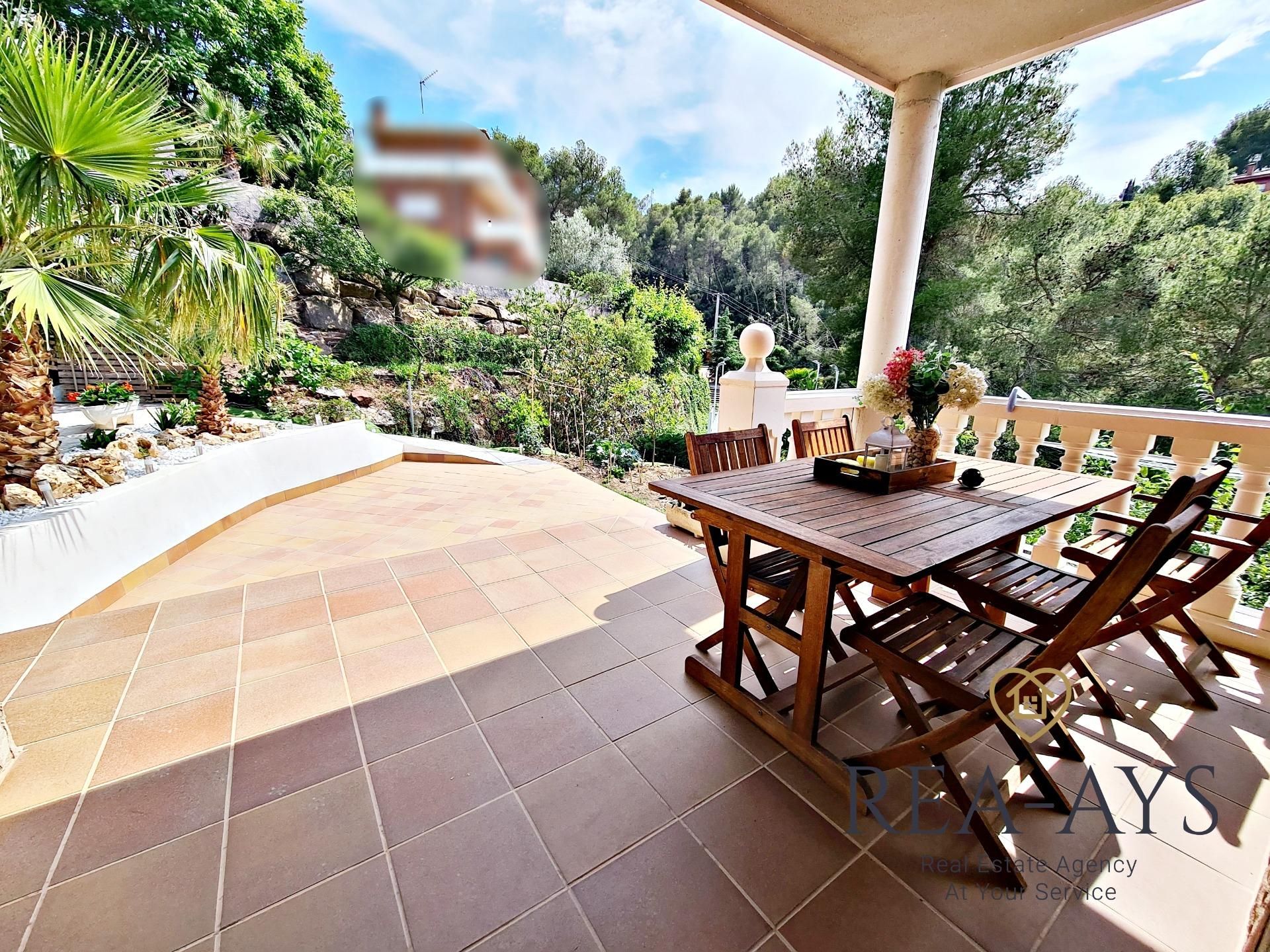 Jardí de Casa o xalet en venda en Cervelló amb Aire condicionat, Calefacció i Jardí privat