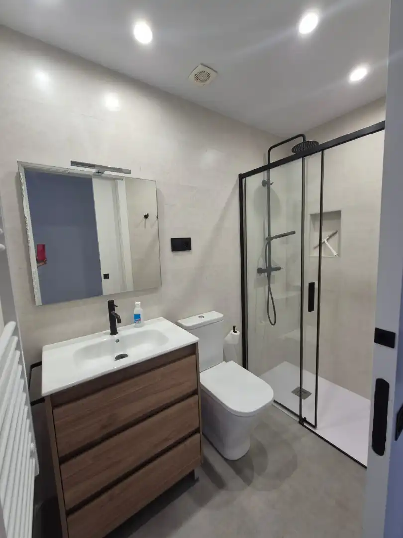 Bathroom of Flat for rent in Santpedor  with Air Conditioner, Heating and Oven