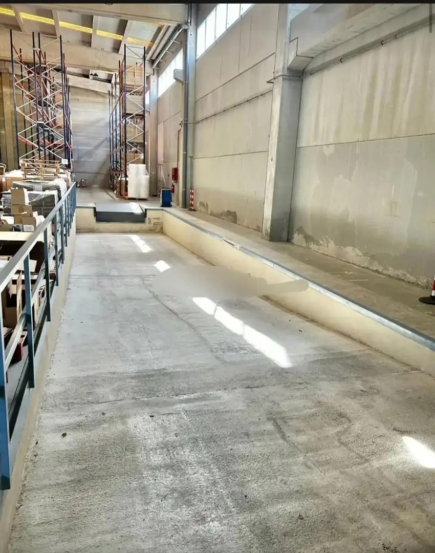 Fabrikhallen zur Miete in Paterna