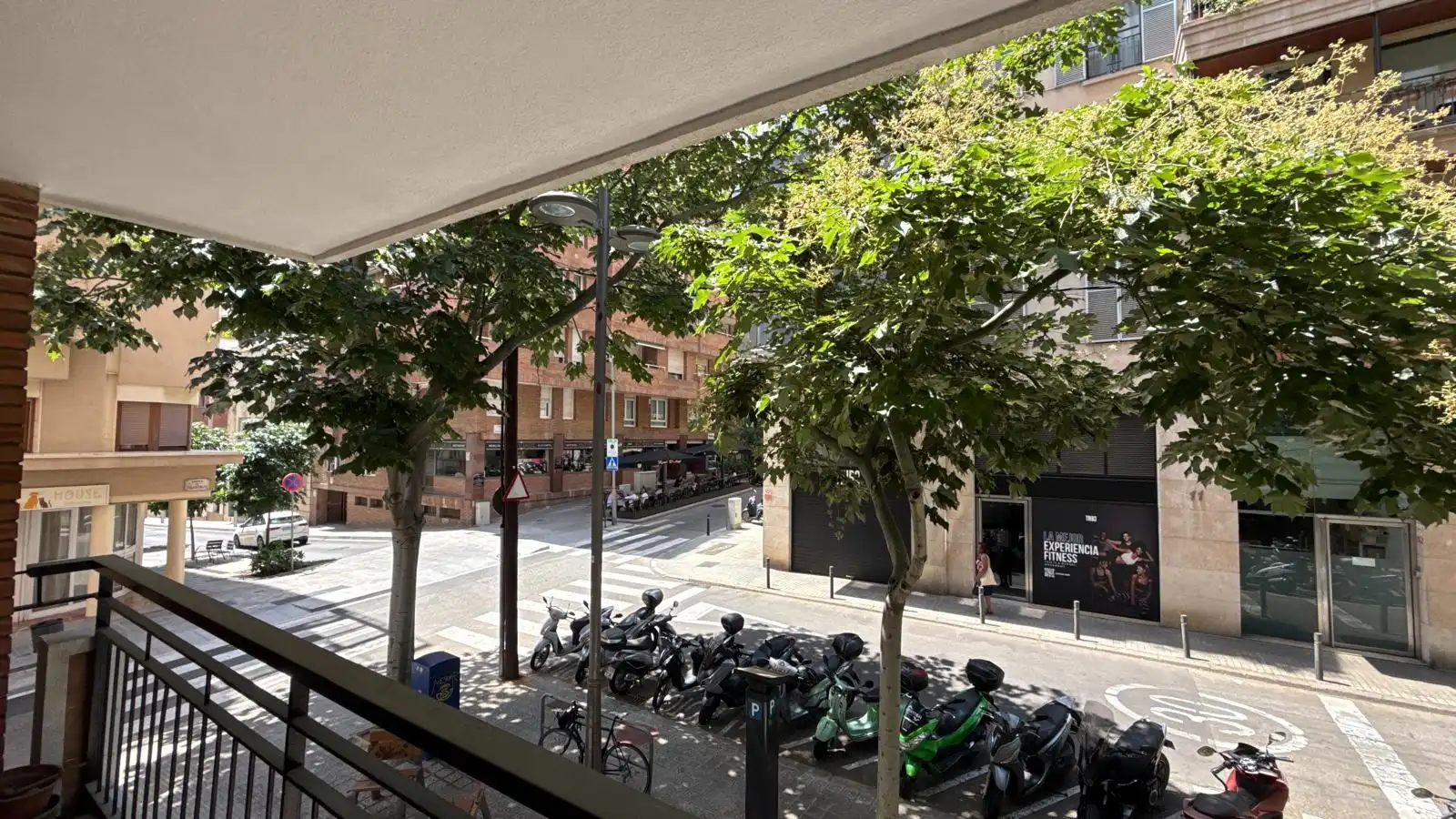 Pis amb terrassa de lloguer a Carrer de Moragas 10, imagen 3