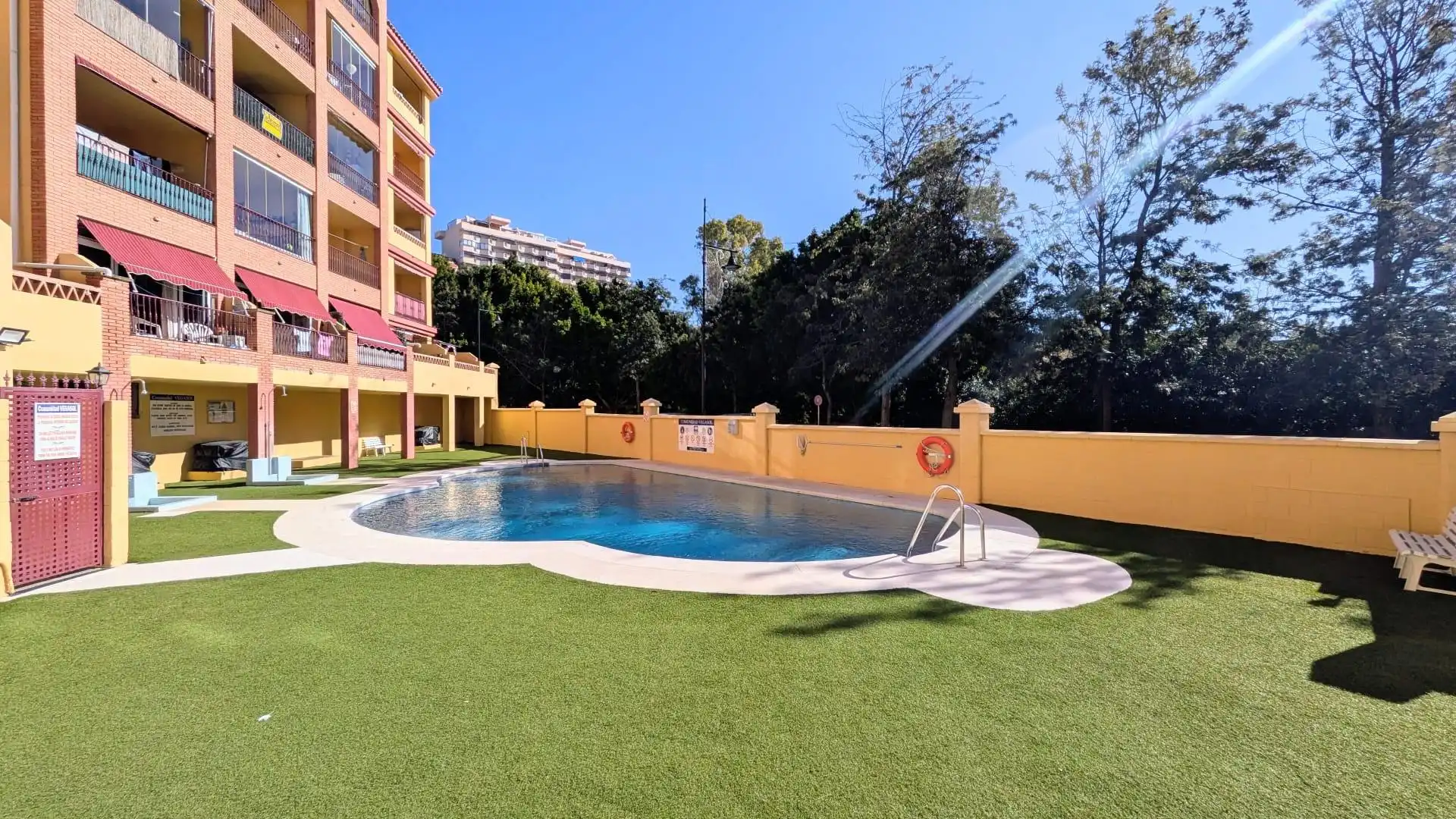 Swimming pool of Flat for sale in Fuengirola  with Air Conditioner, Heating and Terrace