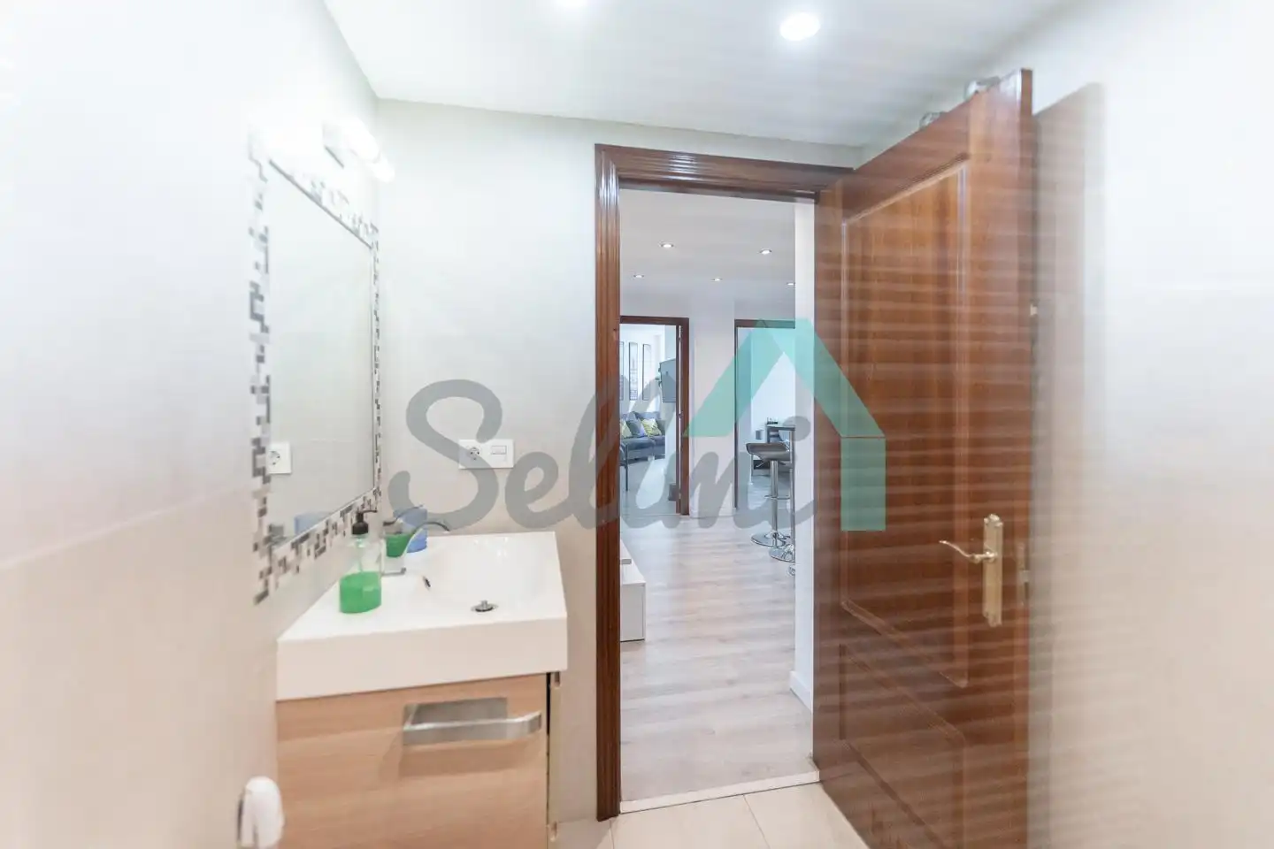 Bathroom of Flat for share in Oviedo   with Heating, Furnished and Internet