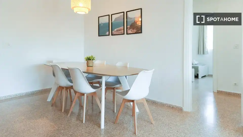 Room in Poble Nou - Montiboli