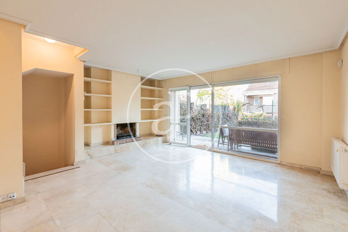 Living room of Single-family semi-detached for sale in Pozuelo de Alarcón  with Air Conditioner, Heating and Private garden