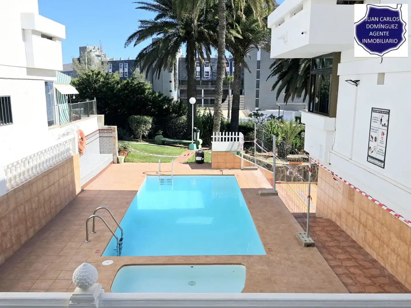 Piscina de Apartament de lloguer en San Bartolomé de Tirajana amb Terrassa, Moblat i Piscina comunitària
