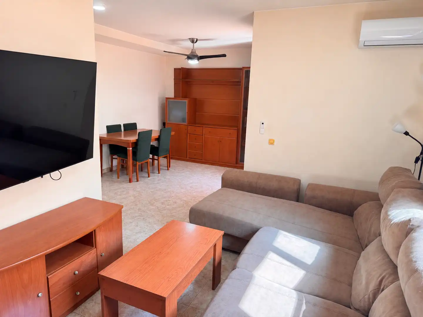 Sala de estar de Casa o chalet en venta en Roquetas de Mar con Aire acondicionado, Terraza y Trastero