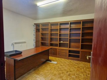Oficina amb ascensor en venda a Avenida NTRA SRA ESTIBALIZ