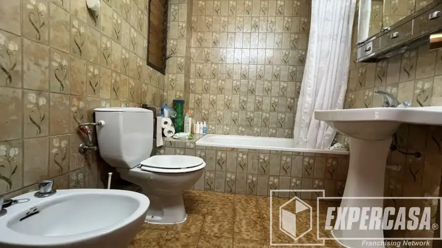 Baño de Piso en venta en Navajas con Trastero y Amueblado