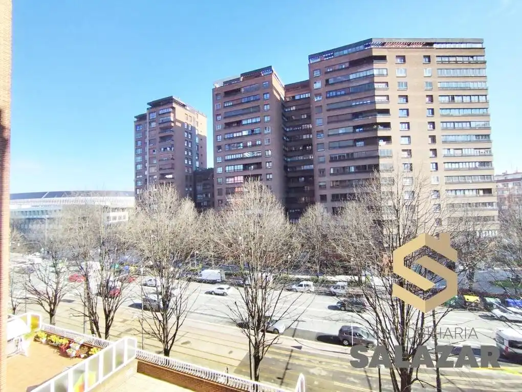 Außenansicht von Wohnung zum Verkauf in Bilbao  mit Heizung