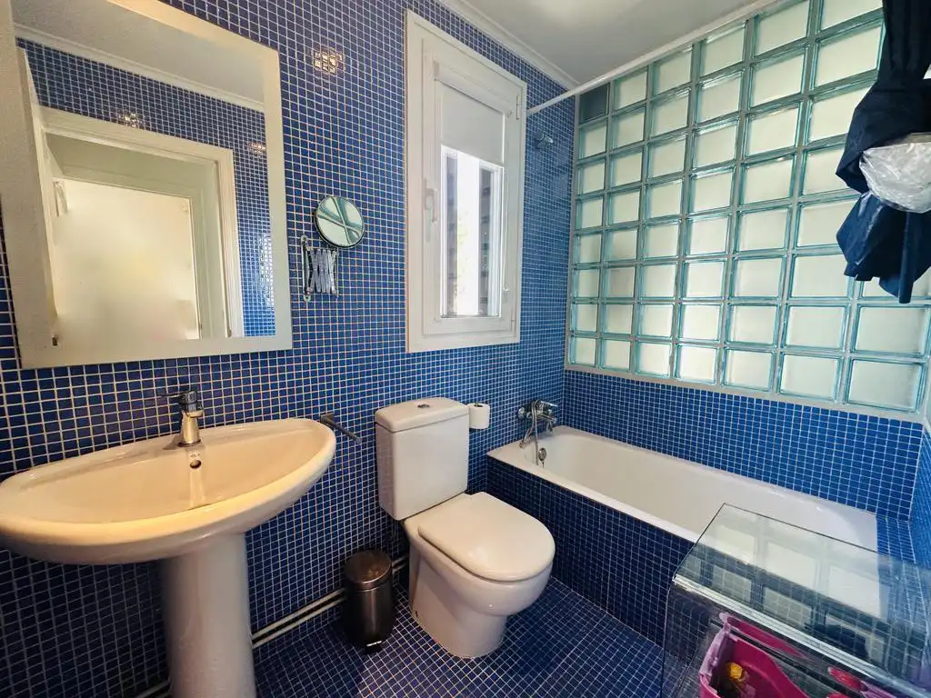 Bathroom of Flat for rent in Donostia - San Sebastián   with Heating, Parquet flooring and Terrace