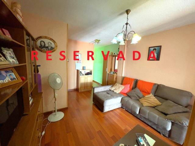 Piso en Venta en Nou D´Octubre en Carolinas Bajas