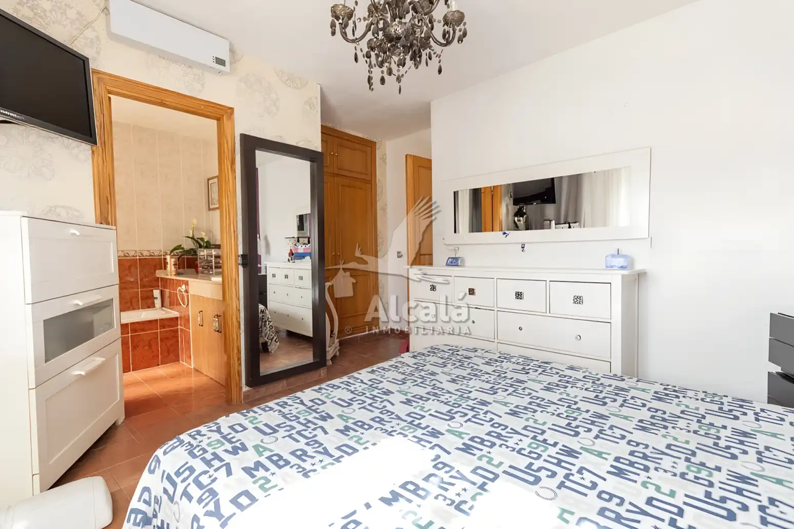 Casa aparellada amb piscina en venda a Torrejón del Rey, imagen 30