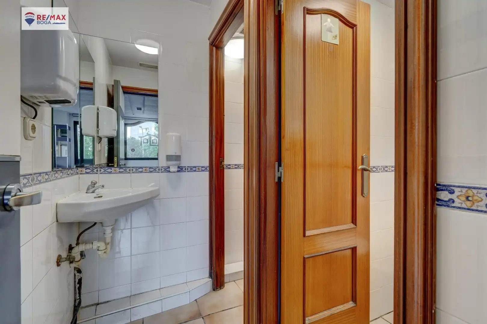 Business premises for sale in Paseo de Mons, imagen 26