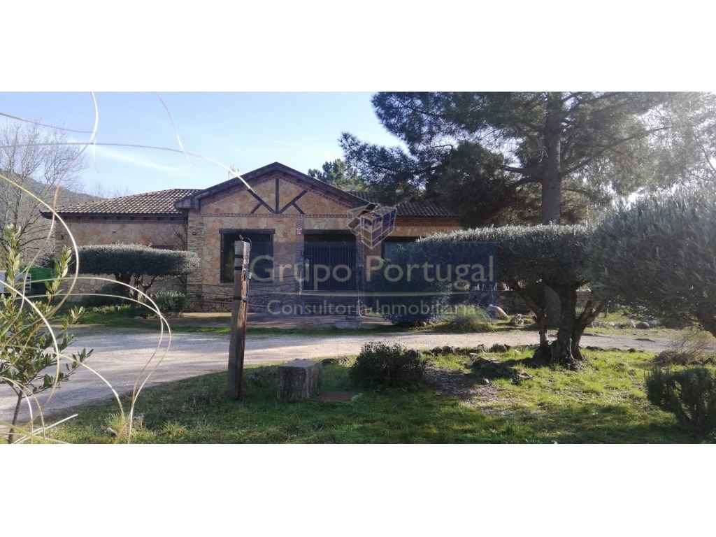 Exterior view of Premises for sale in Santa María del Tiétar  with Air Conditioner