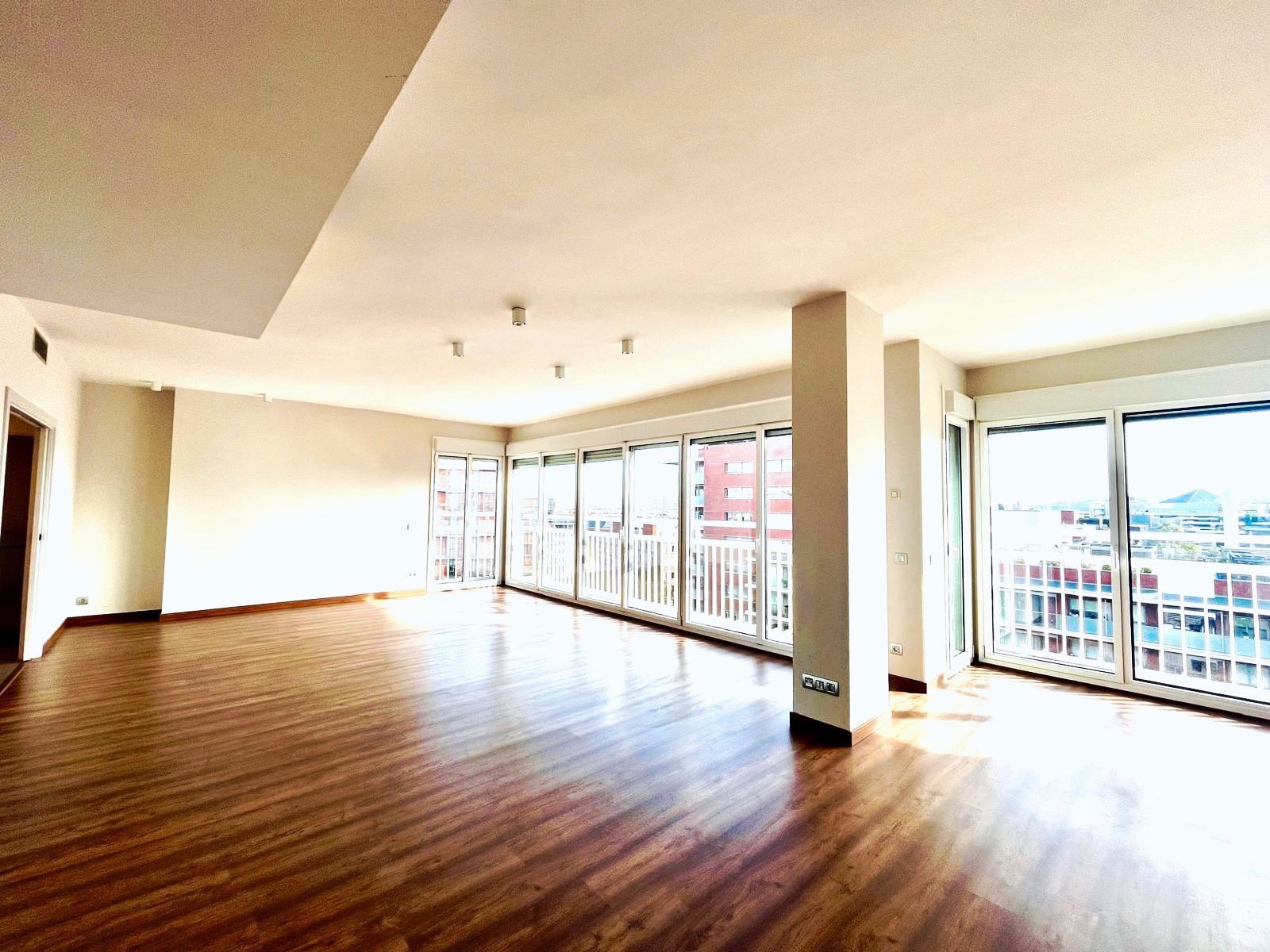 Sala d'estar de Pis de lloguer en  Barcelona Capital amb Aire condicionat, Calefacció i Forn