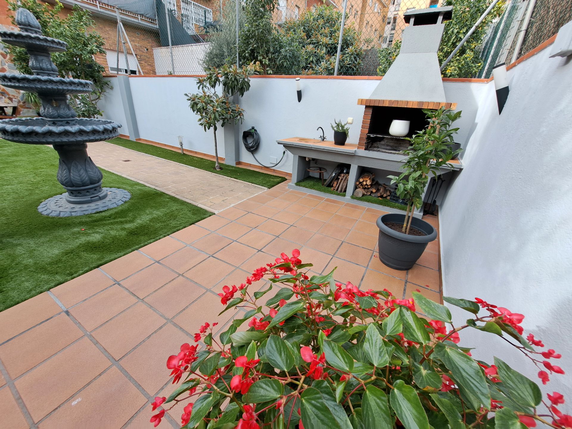 Terrassa de Casa adosada en venda en Mataró amb Aire condicionat, Calefacció i Jardí privat