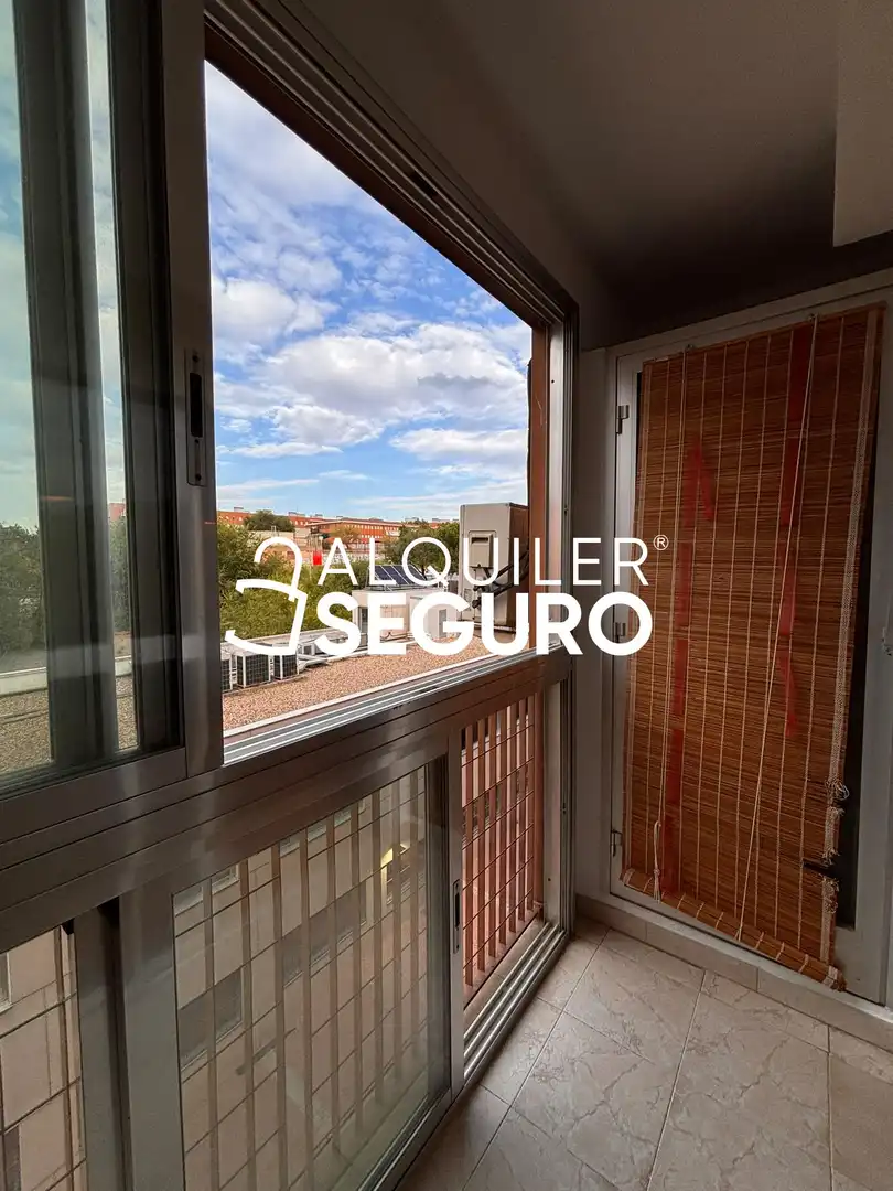Terrasse von Wohnung zur Miete in Puente de Vallecas