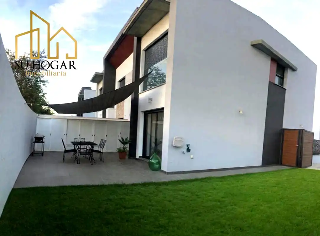 Exterior view of Detached homes for sale in Rota  with Air Conditioner, Heating and Private garden