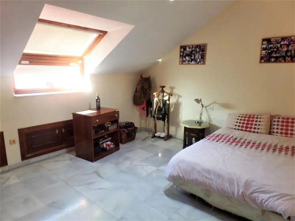 Schlafzimmer von Maisonette zum Verkauf in Fuengirola mit Klimaanlage, Terrasse und Gemeinschaftspool