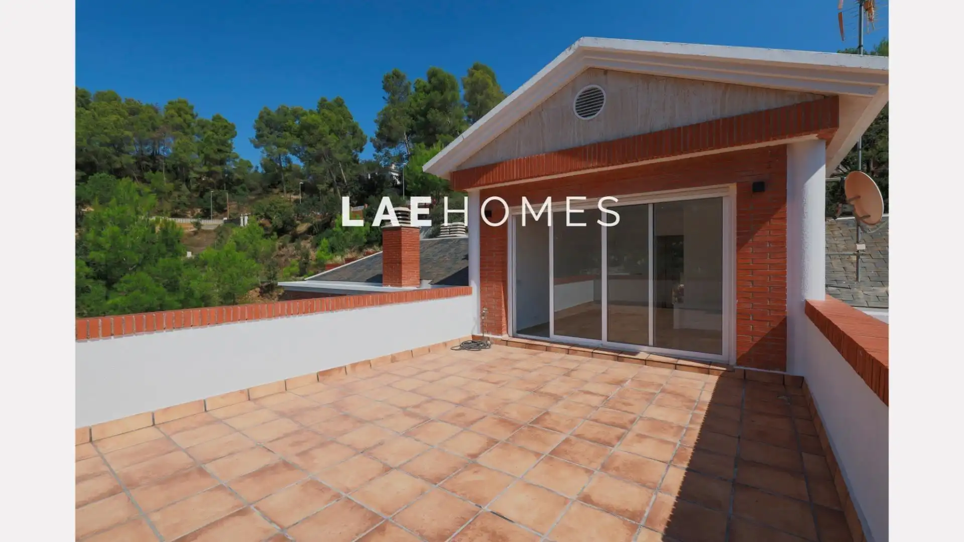 Exterior view of Houses for rent in Corbera de Llobregat  with Air Conditioner, Private garden and Terrace