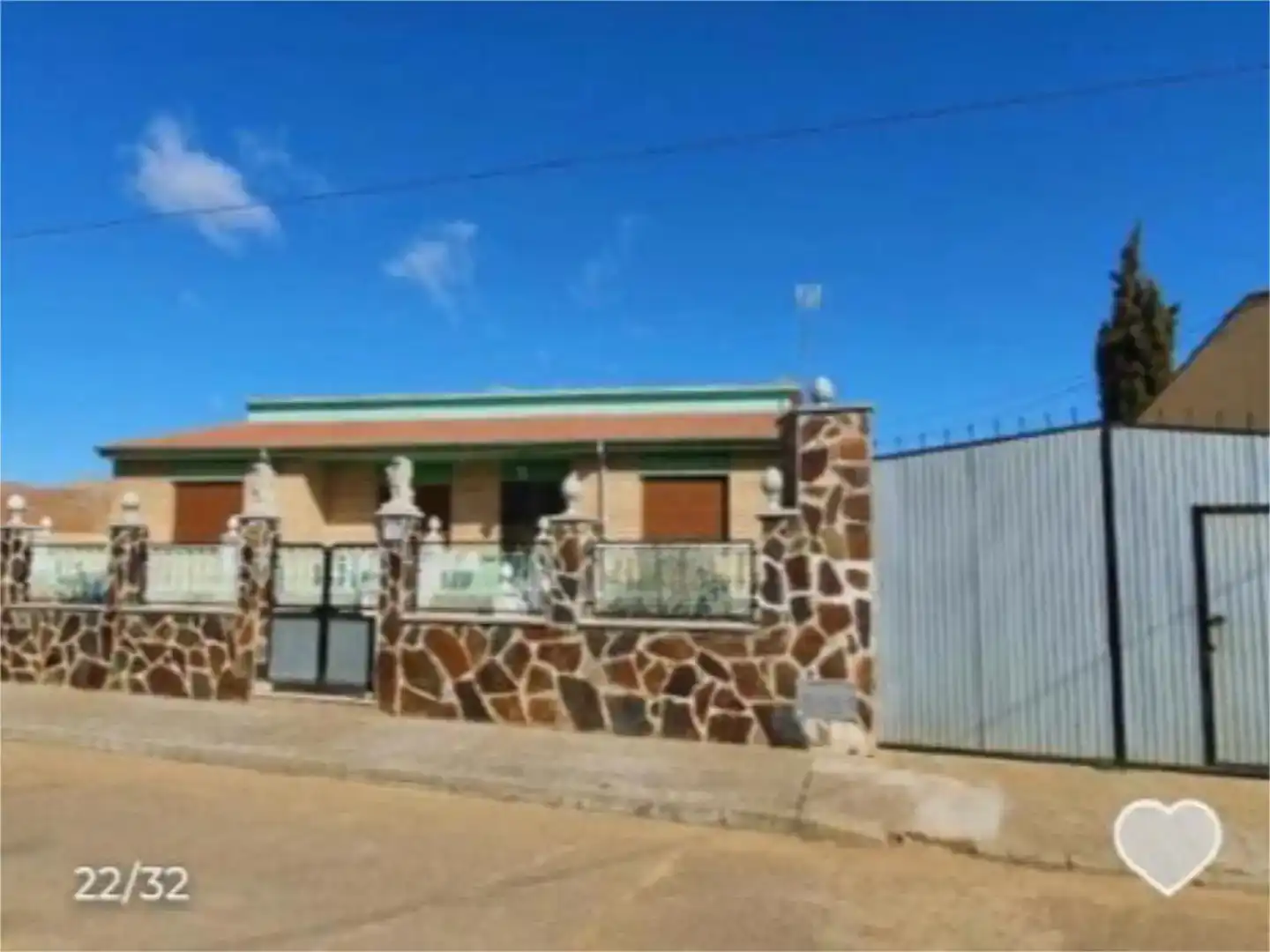 Vista exterior de Casa o xalet en venda en Gordoncillo amb Jardí privat