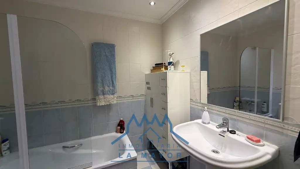 Baño de Piso en venta en Ciudad Real con Aire acondicionado, Calefacción y Trastero