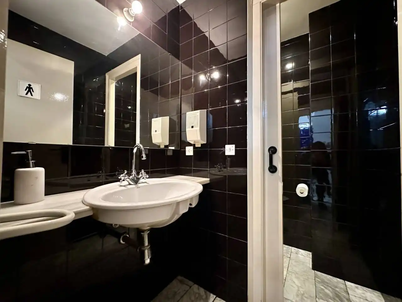 Badezimmer von Geschaftsraum zur Miete in Sant Sadurní d'Anoia