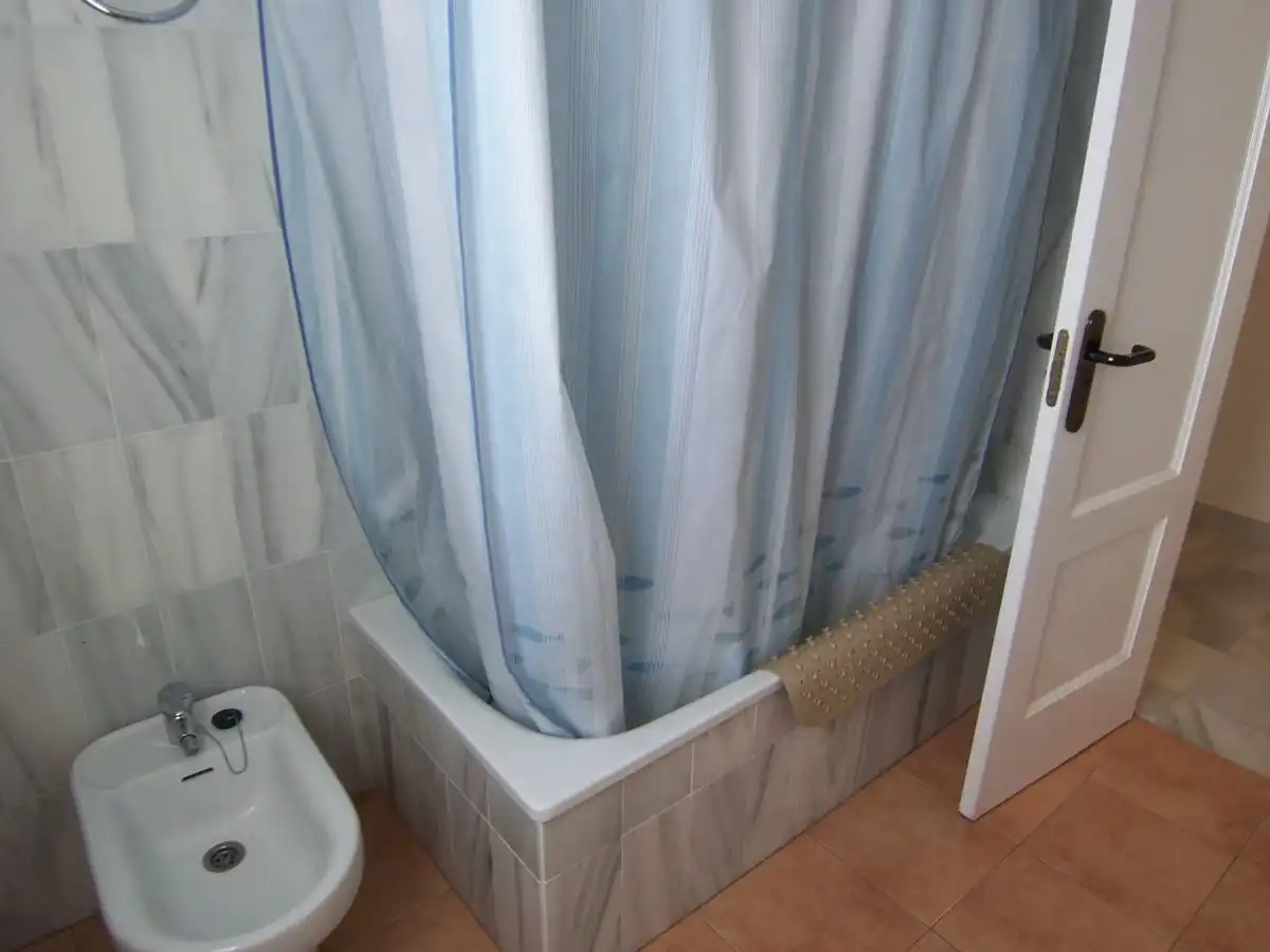Bathroom of Apartments for rent in Almuñécar  with Air Conditioner, Heating and Terrace