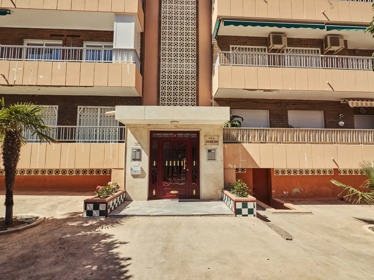 Außenansicht von Wohnungen zum Verkauf in Torrevieja mit Klimaanlage, Heizung und Terrasse
