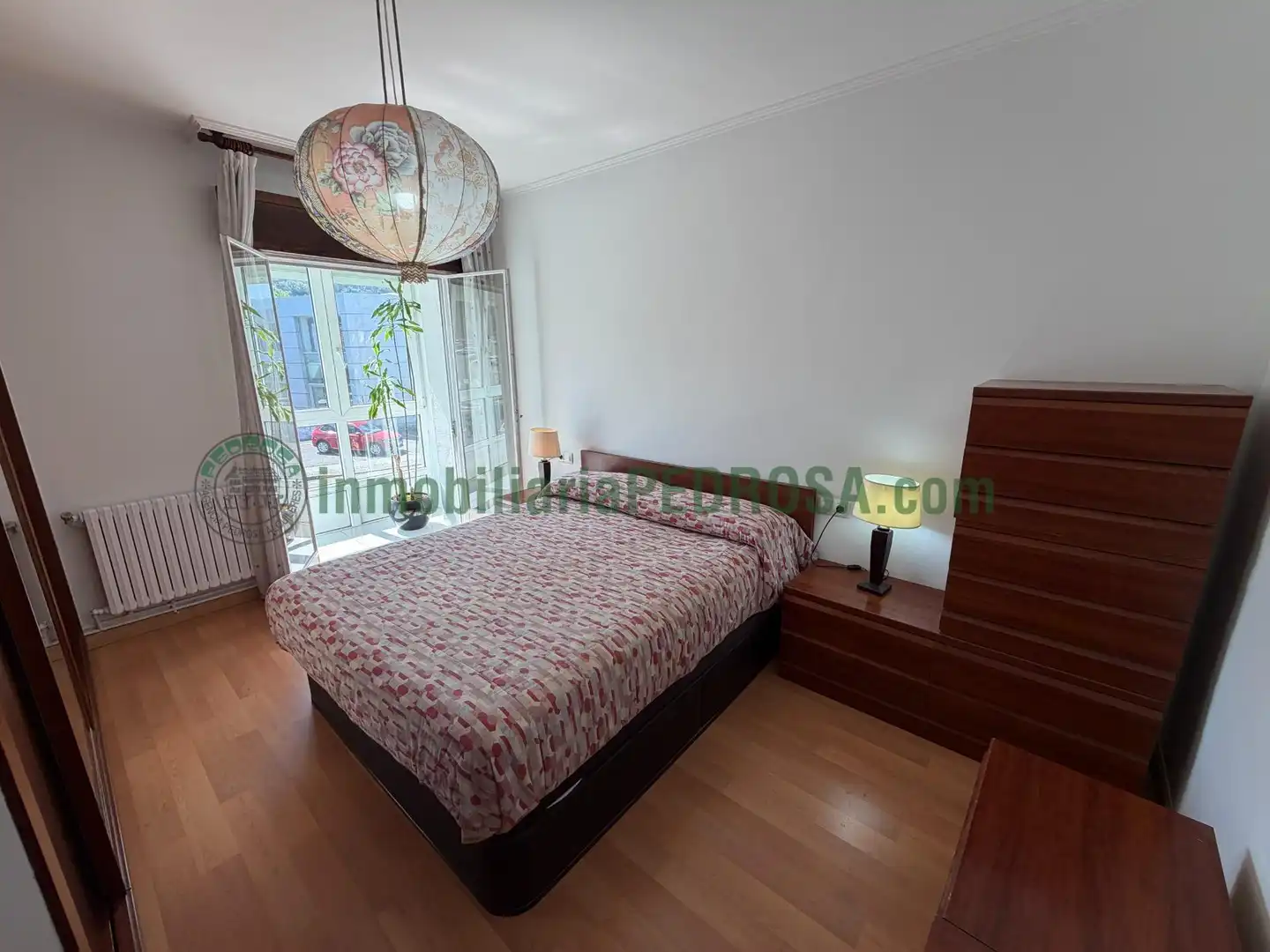 Habitación de Piso de alquiler en Pontevedra Capital  con Calefacción, Amueblado y Balcón