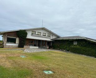 Vista exterior de Casa o xalet en venda en Gozón amb Terrassa i Piscina