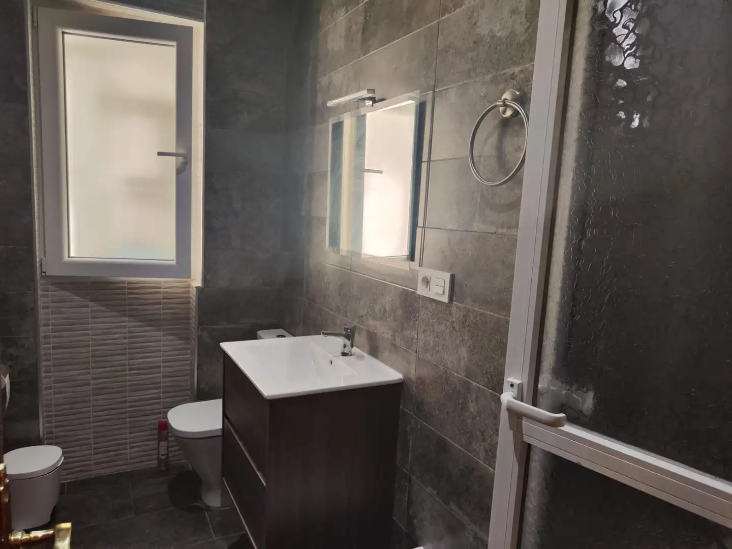 Bathroom of Flat for rent in Granada  with Terrace and Balcony