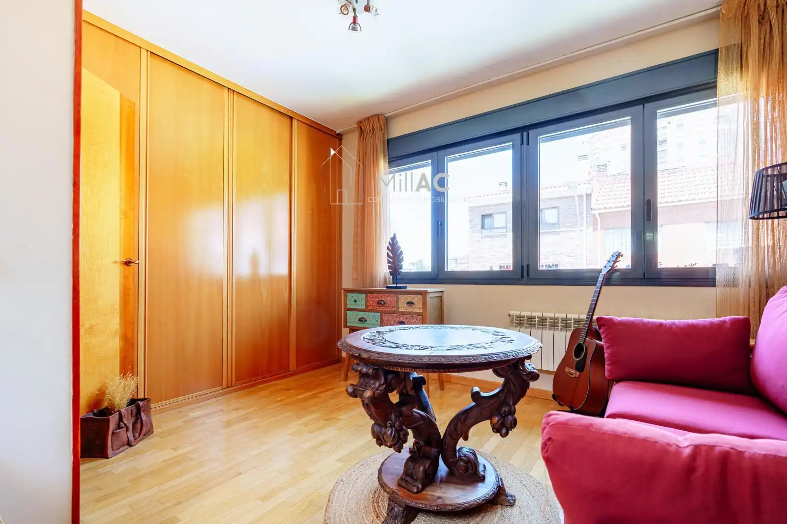 Habitación de Casa adosada en venta en Madrid con Aire acondicionado, Calefacción y Jardín privado