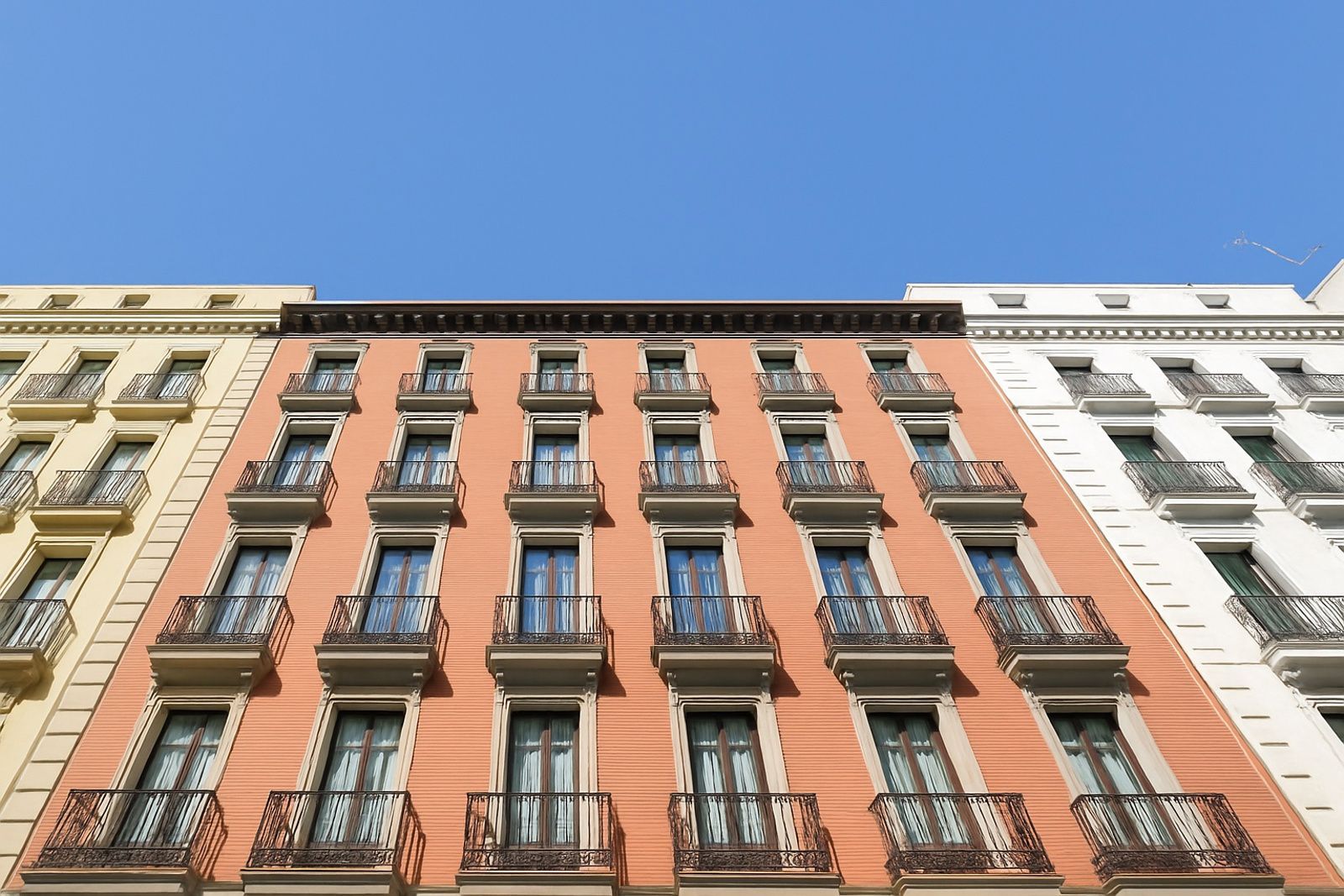 Vista exterior de Pis de lloguer en  Madrid Capital amb Calefacció, Piscina i Moblat