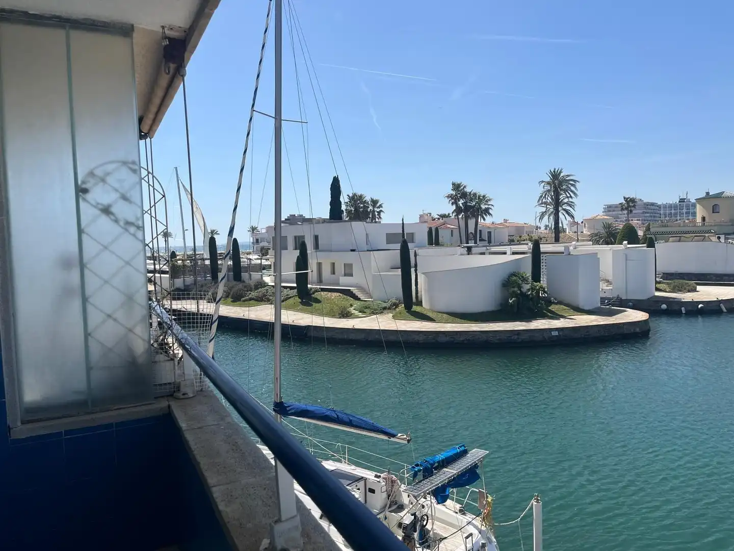 Ático en venta en Empuriabrava con Calefacción, Terraza y Piscina