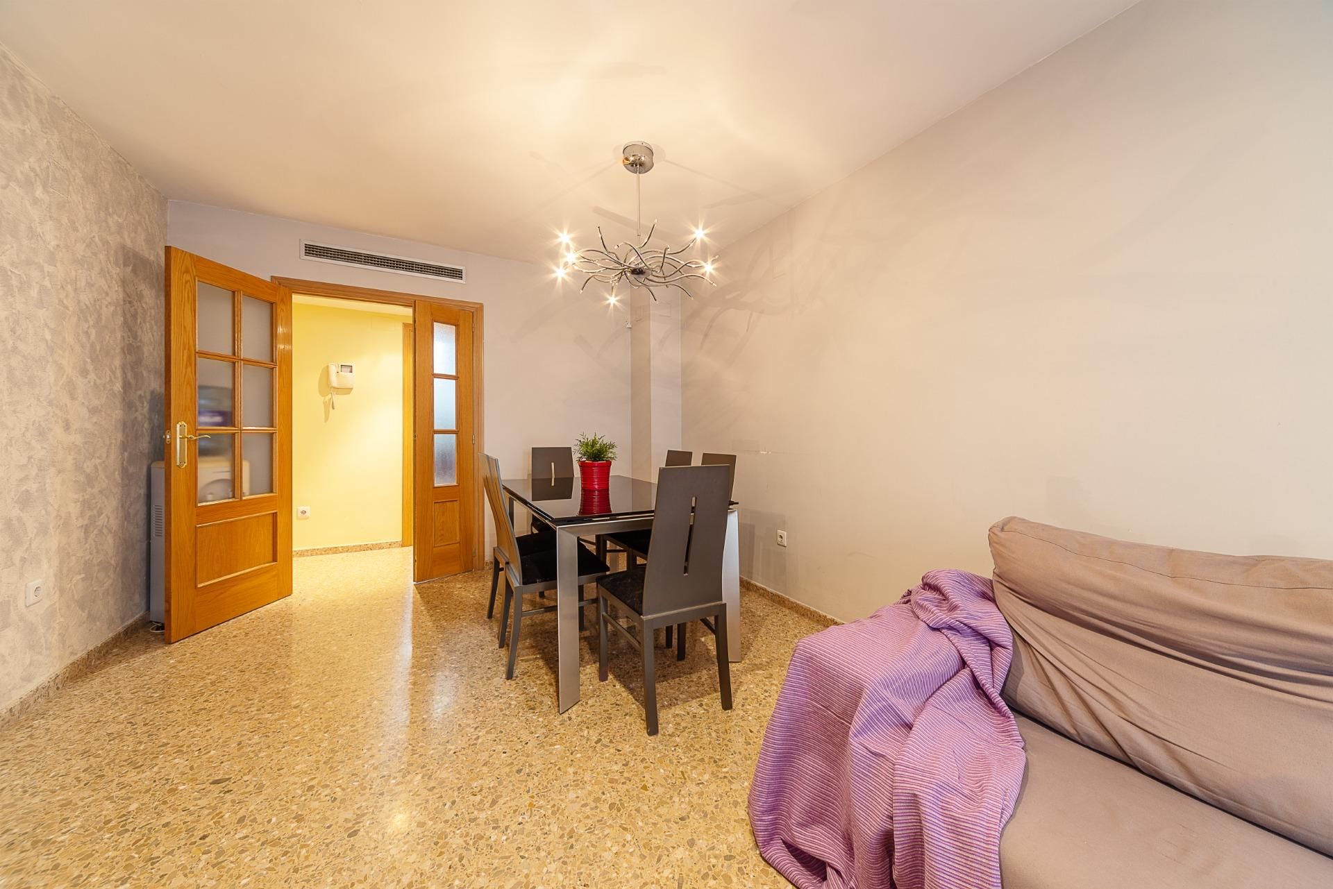 Dining room of Flat for sale in Oliva  with Air Conditioner, Heating and Storage room